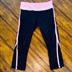 Lululemon Cropped Legging Black And Pink Size 4